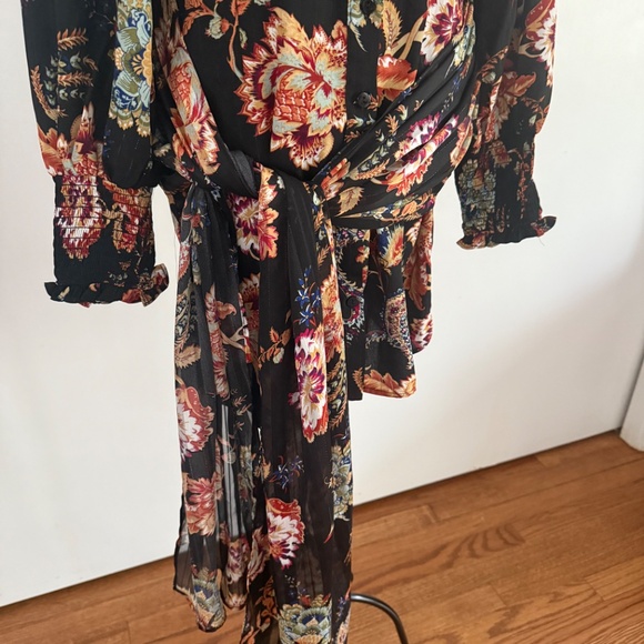 ELLIATT NWT Resort Collection Tie-Waist Asymmetric Floral Dress - Picture 8 of 13
